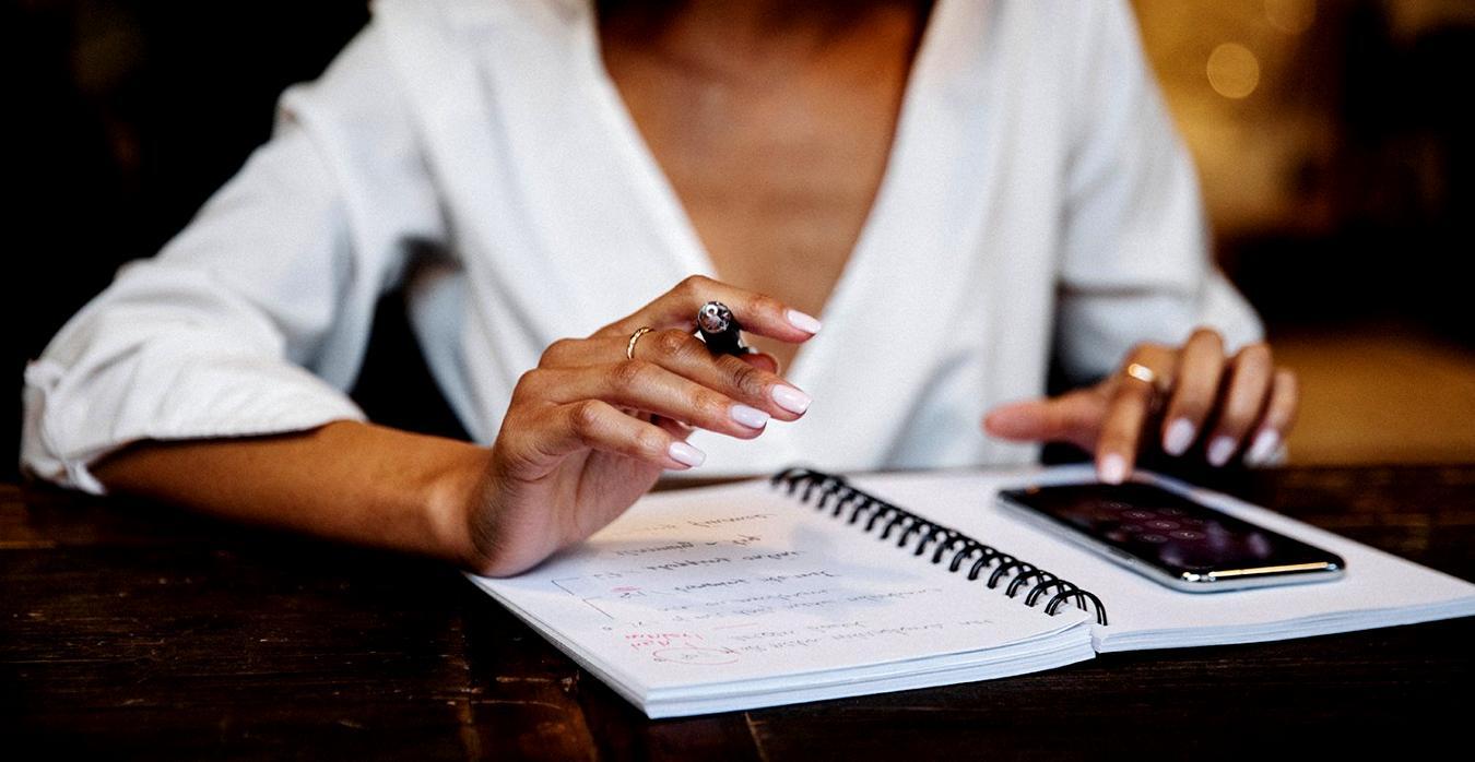 Interactive learning session with financial experts